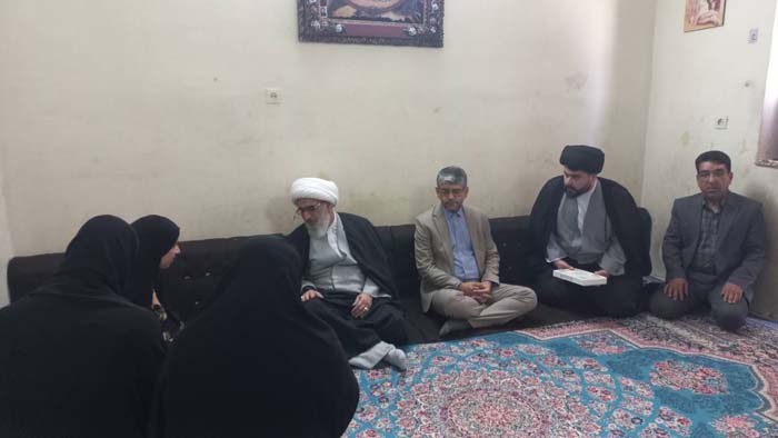 گزارش تصویری بازدید آیت الله صفایی بوشهر و مدیر کل استان از خانواده های ایتام 