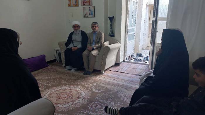 گزارش تصویری بازدید آیت الله صفایی بوشهر و مدیر کل استان از خانواده های ایتام 
