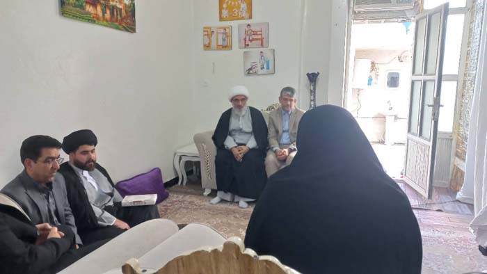 گزارش تصویری بازدید آیت الله صفایی بوشهر و مدیر کل استان از خانواده های ایتام 
