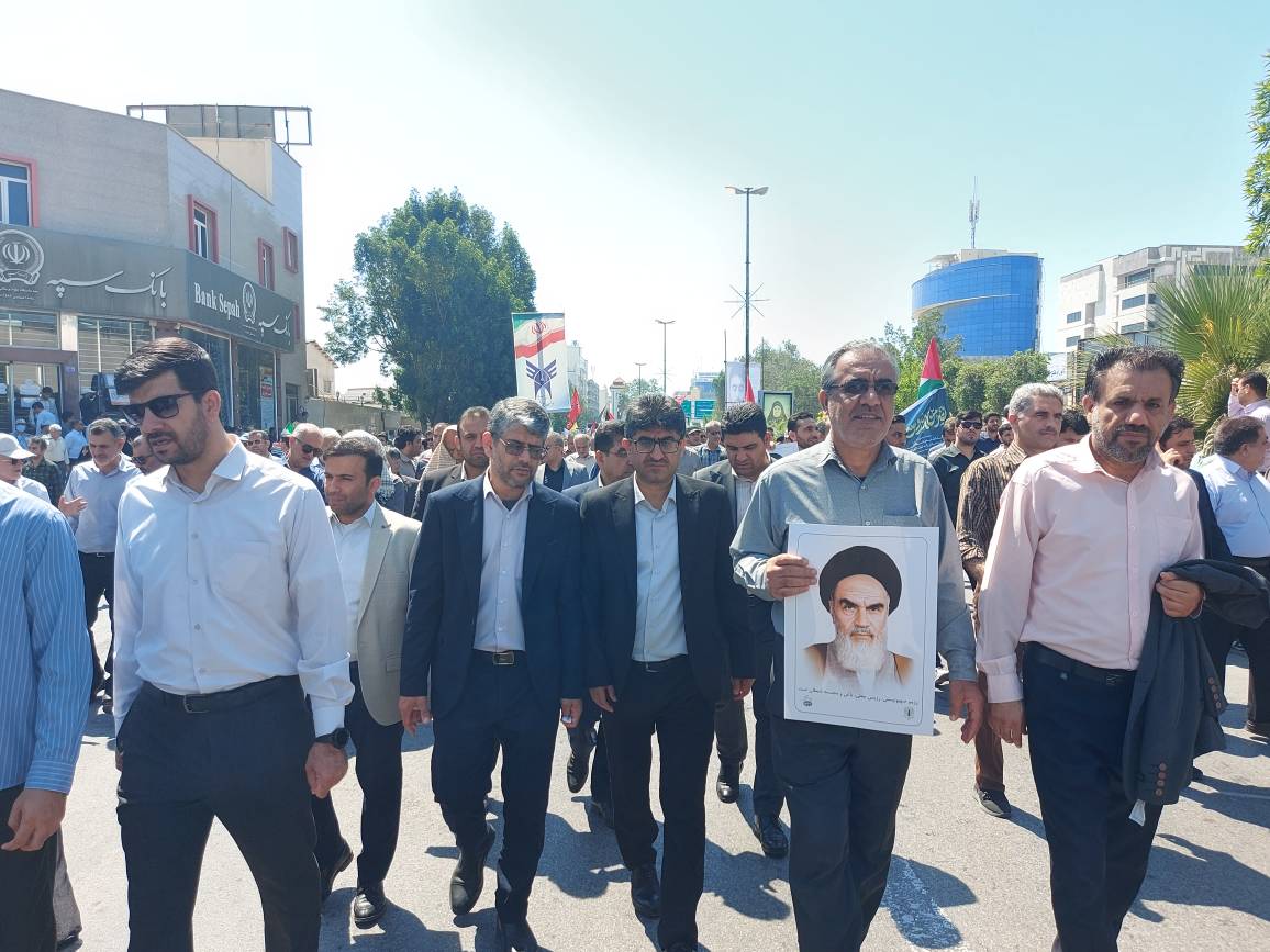 گزارش تصویری حضور مدیر کل و کارکنان کمیته امداد استان بوشهر در راهپیمایی روز جهانی قدس