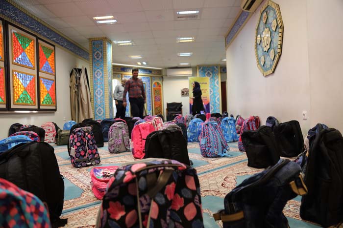 گزارش تصویری/ توزیع 100 بسته لوازم التحریر با همکاری شرکت گاز استان بوشهر