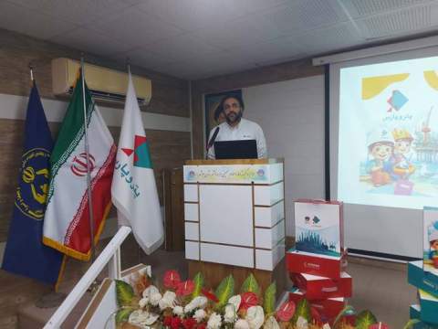 گزارش تصویری /توزیع 800 بسته لوازم التحریر در بین دانش آموزان تحت حمایت بوشهری 