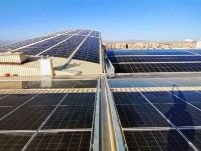 اجرای ۲۲۰ طرح نیروگاه برق خورشیدی مددجویی در استان بوشهر